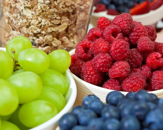 Salada de frutas com granola