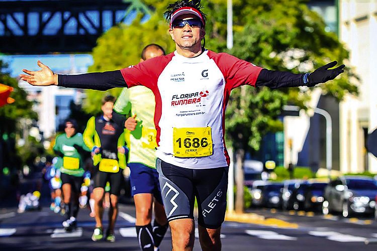 Corredor na Maratona 42km de Porto Alegre