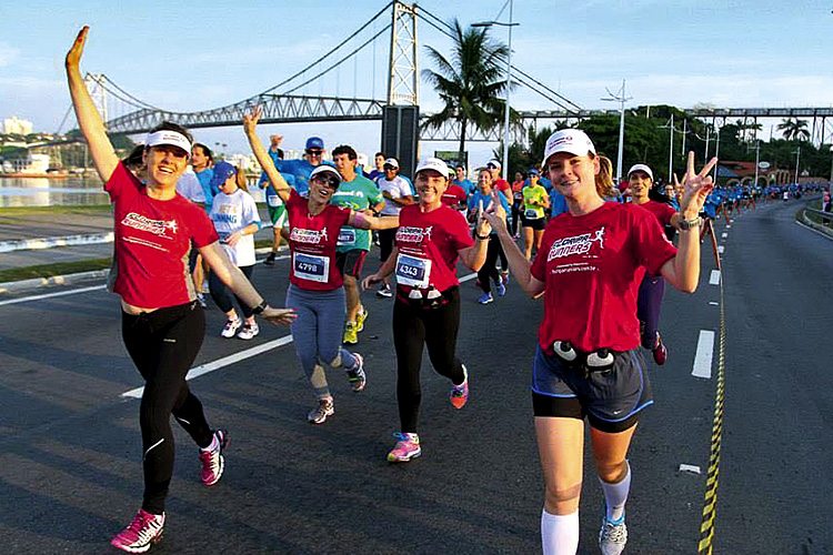 Corredores iniciantes na Maratona de Porto Alegre